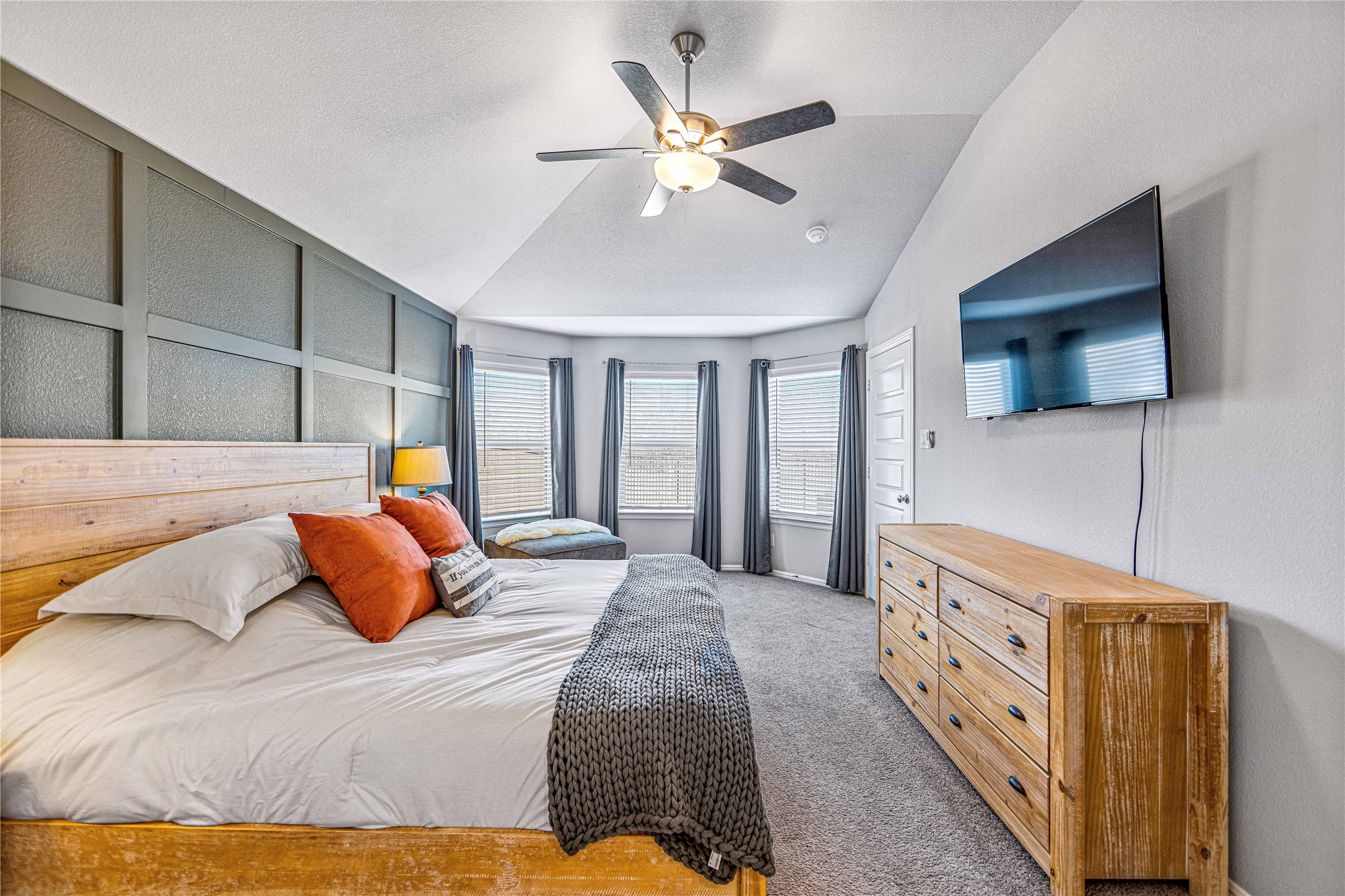 8816 Landergin Mesa Drive