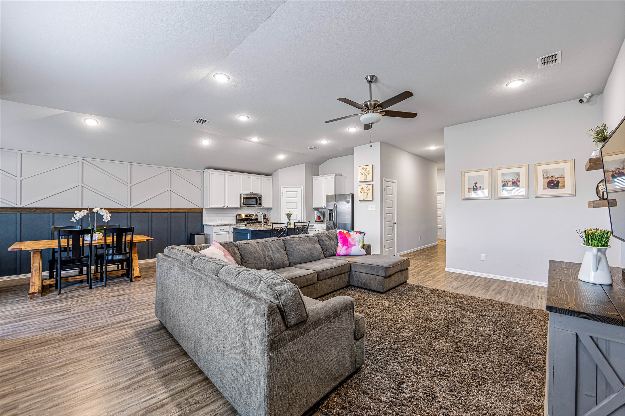 8816 Landergin Mesa Drive