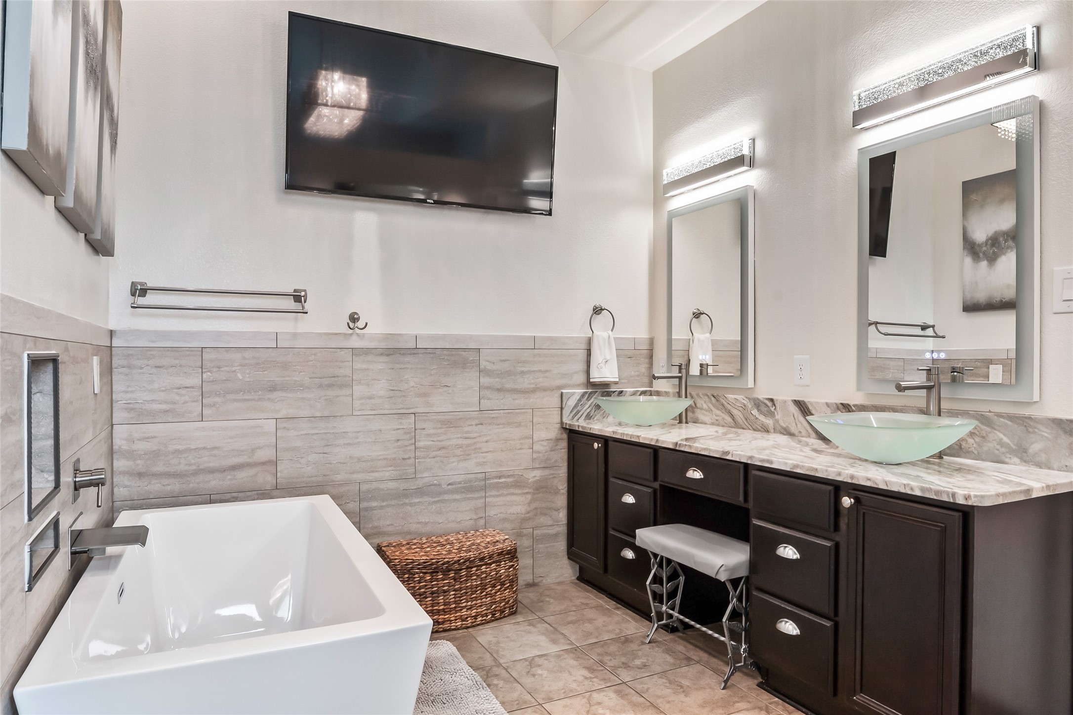 5617 Ridge Lake Drive