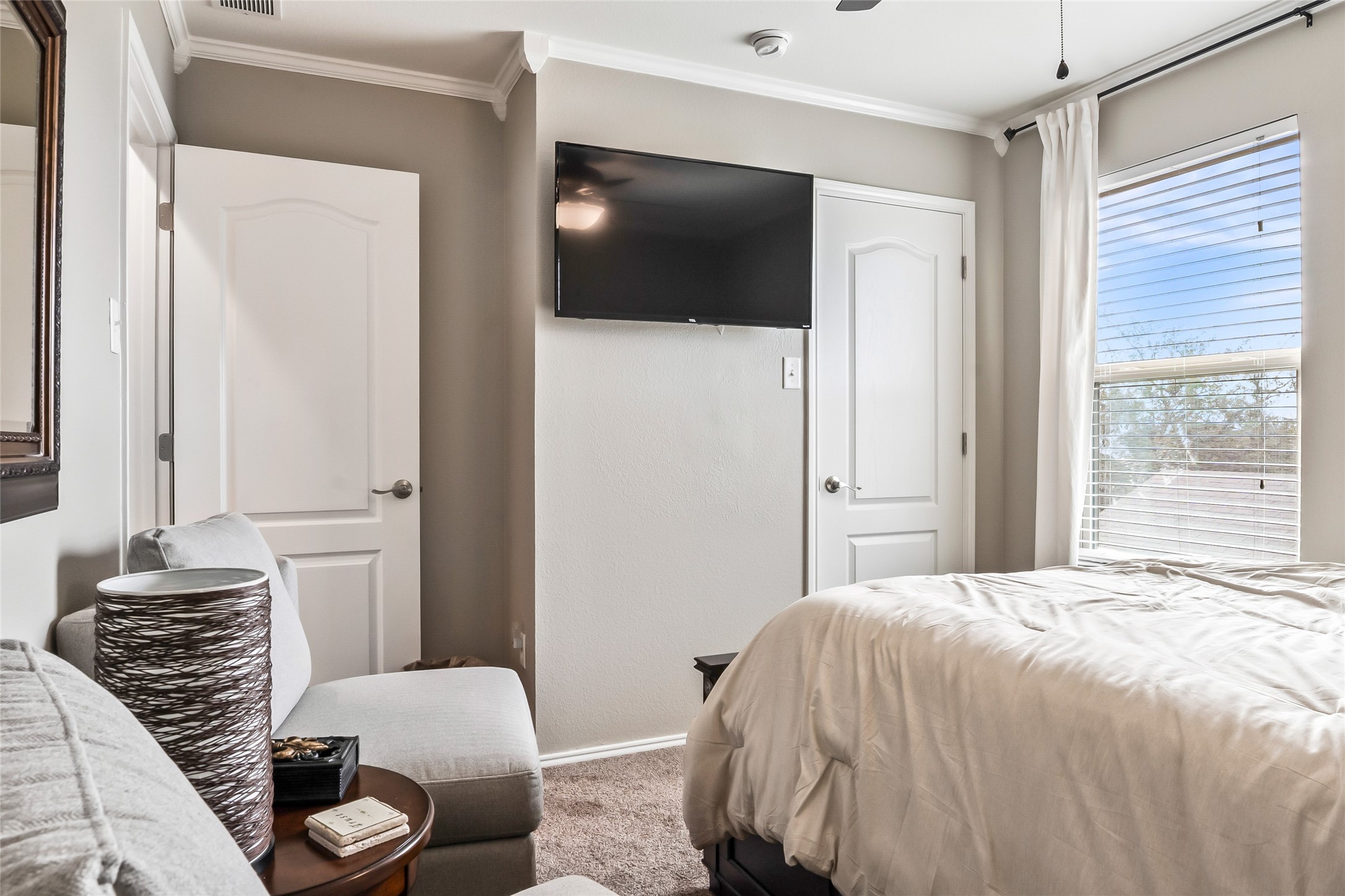 5617 Ridge Lake Drive