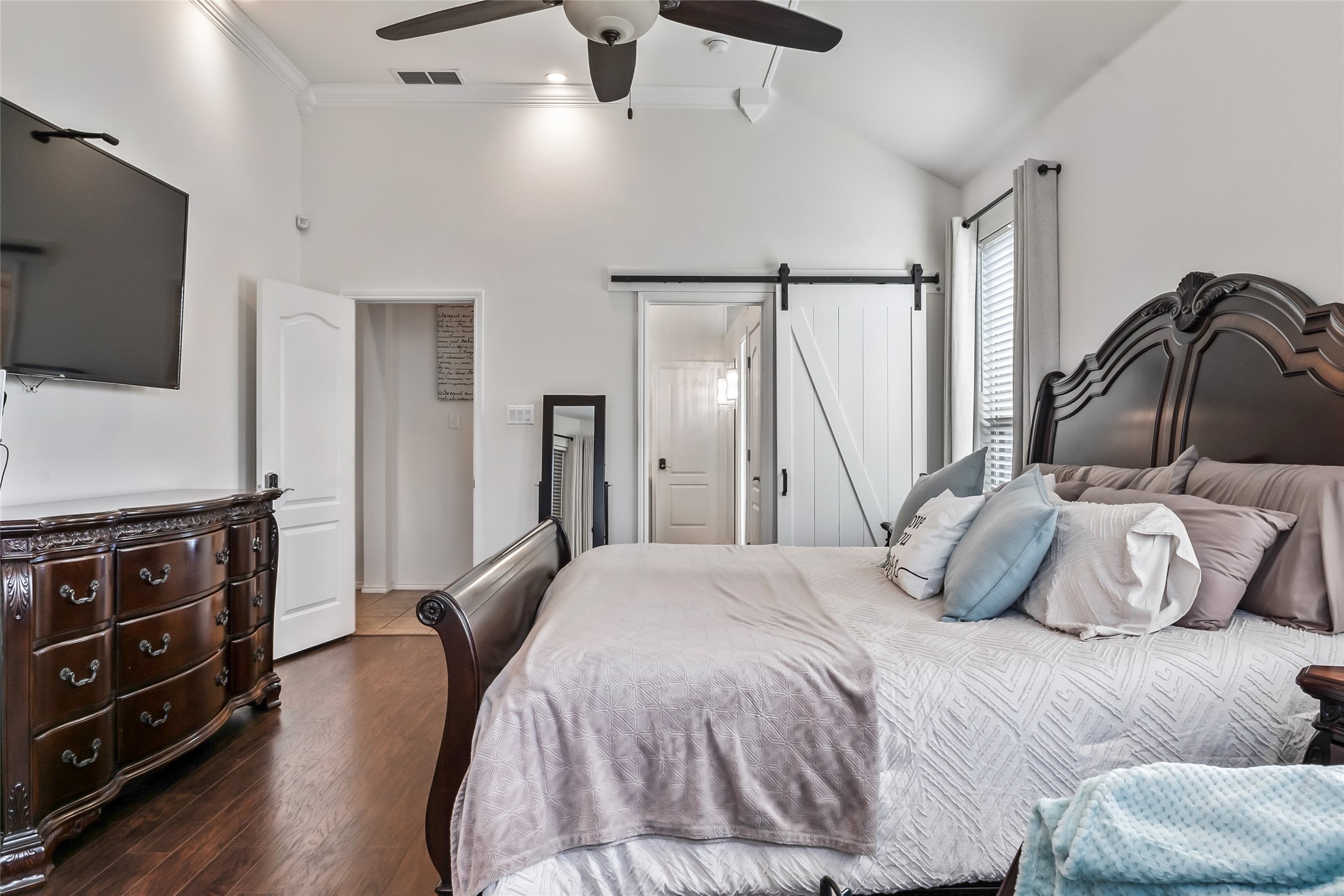 5617 Ridge Lake Drive