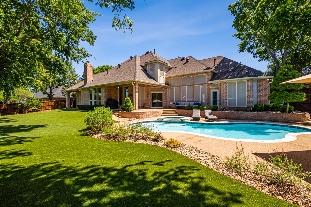 901 Canterbury Lane