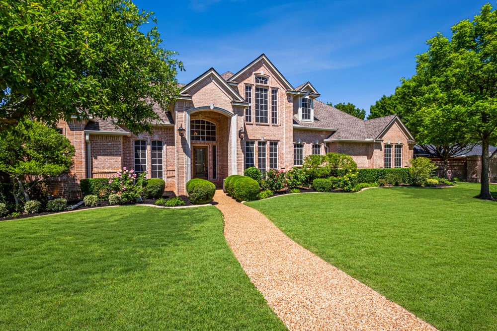 901 Canterbury Lane