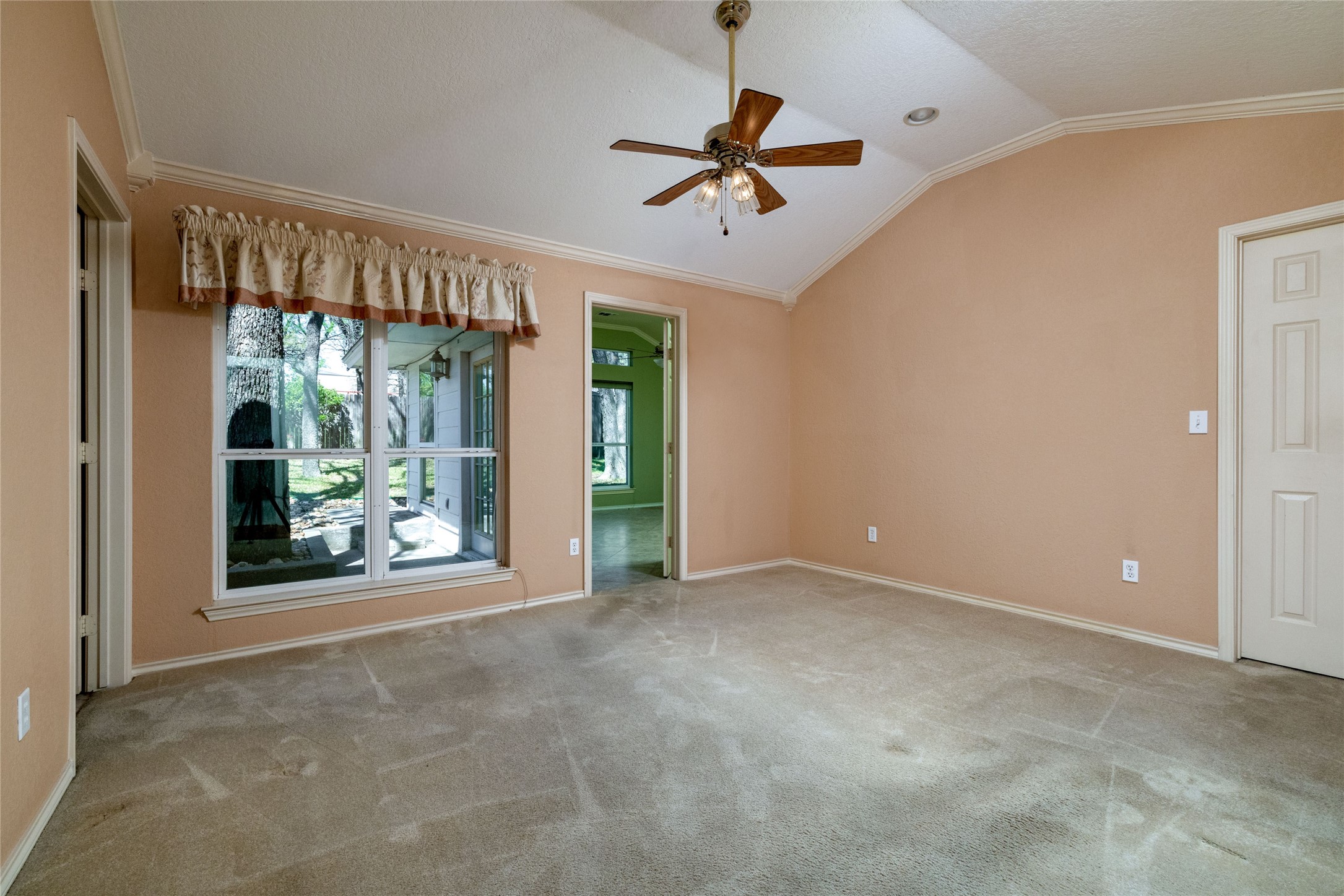 944 Mountain Terrace