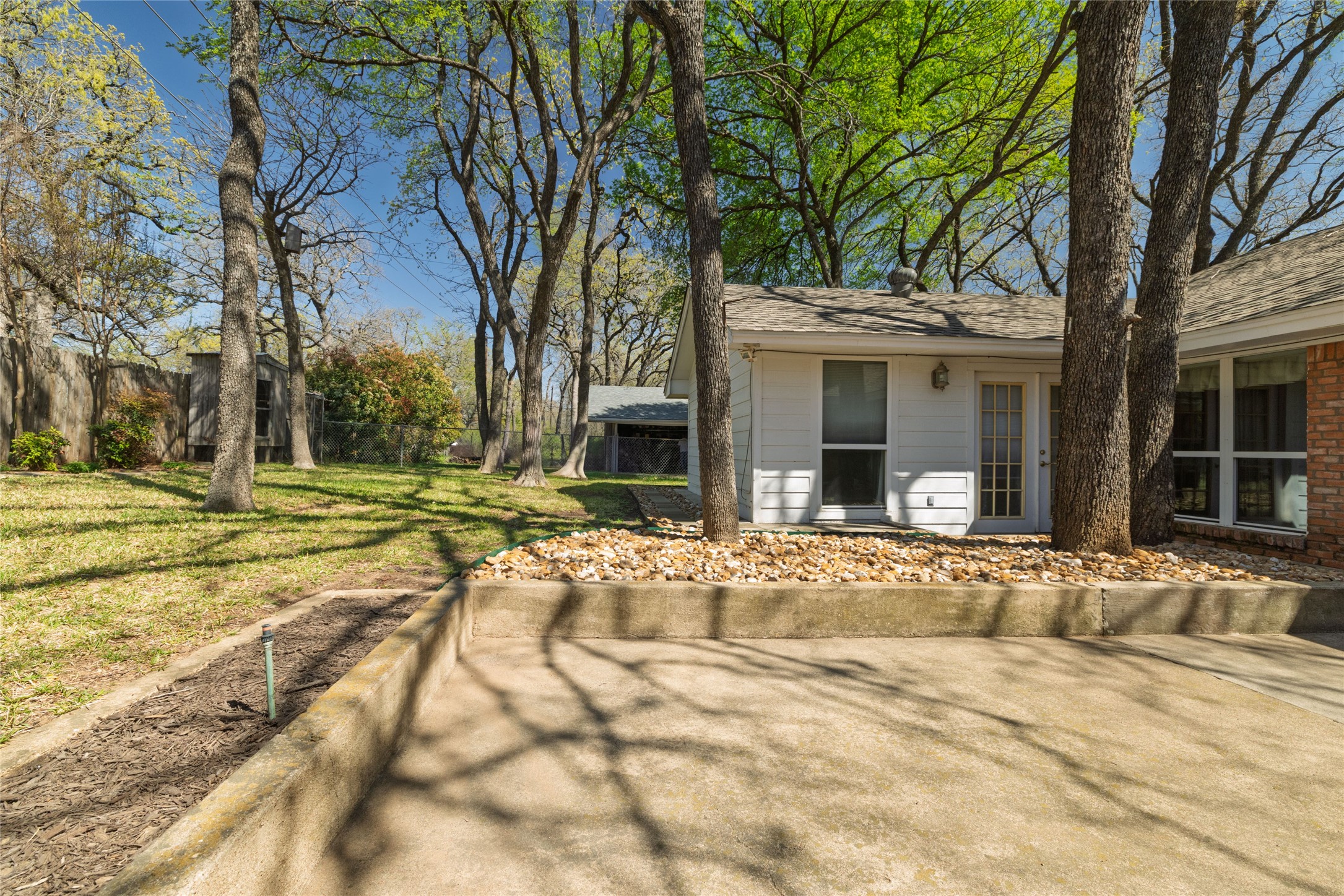 944 Mountain Terrace