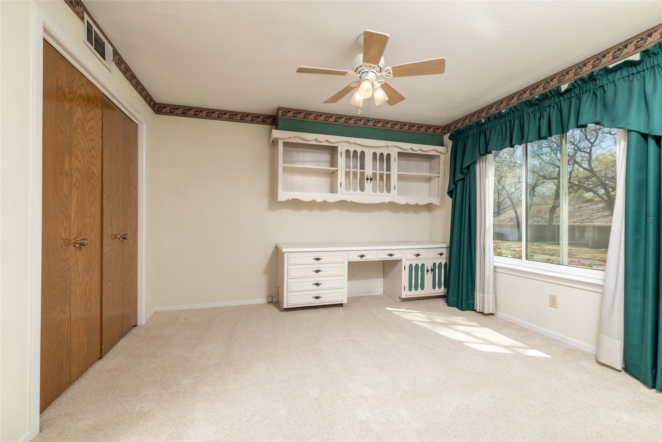 944 Mountain Terrace