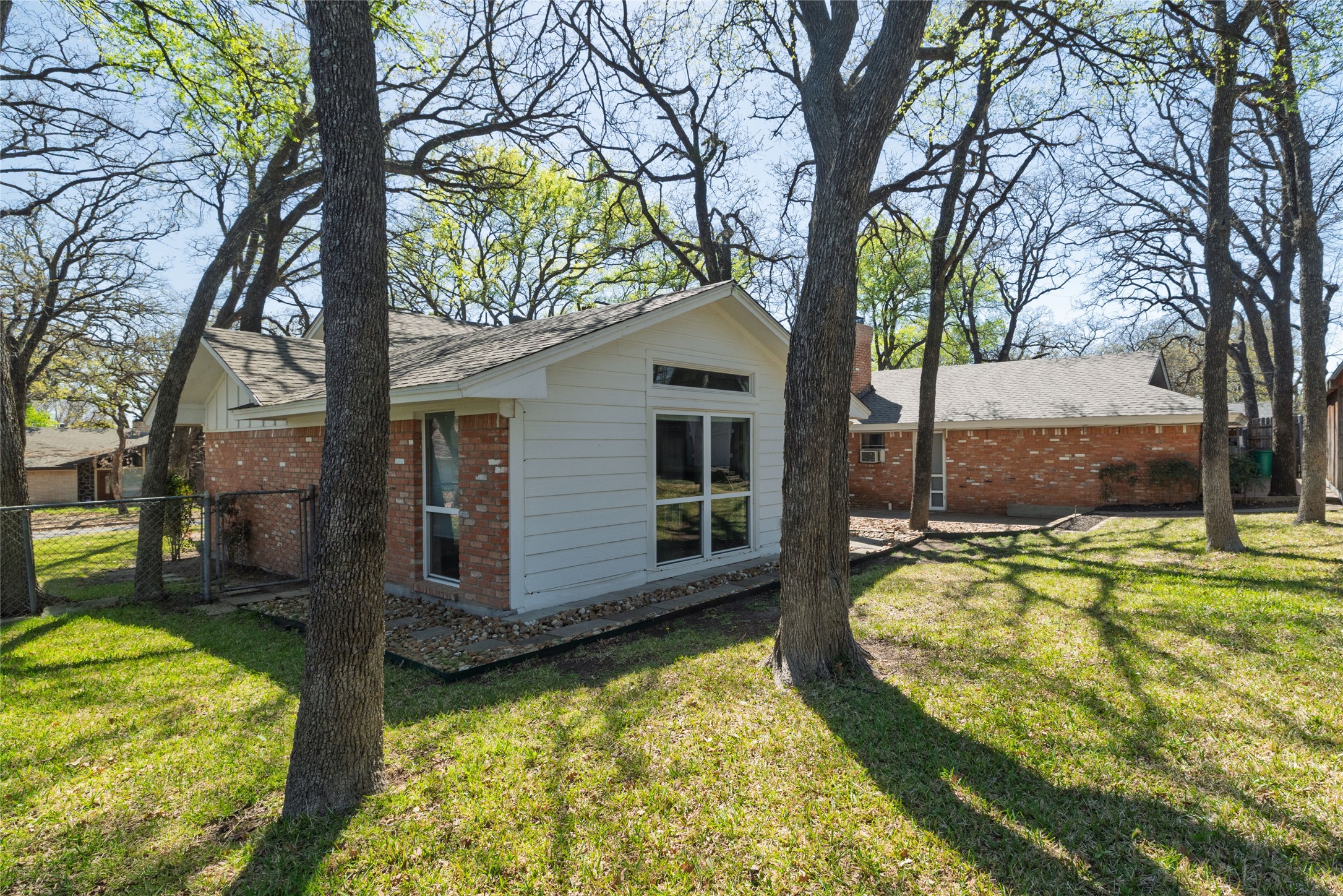 944 Mountain Terrace