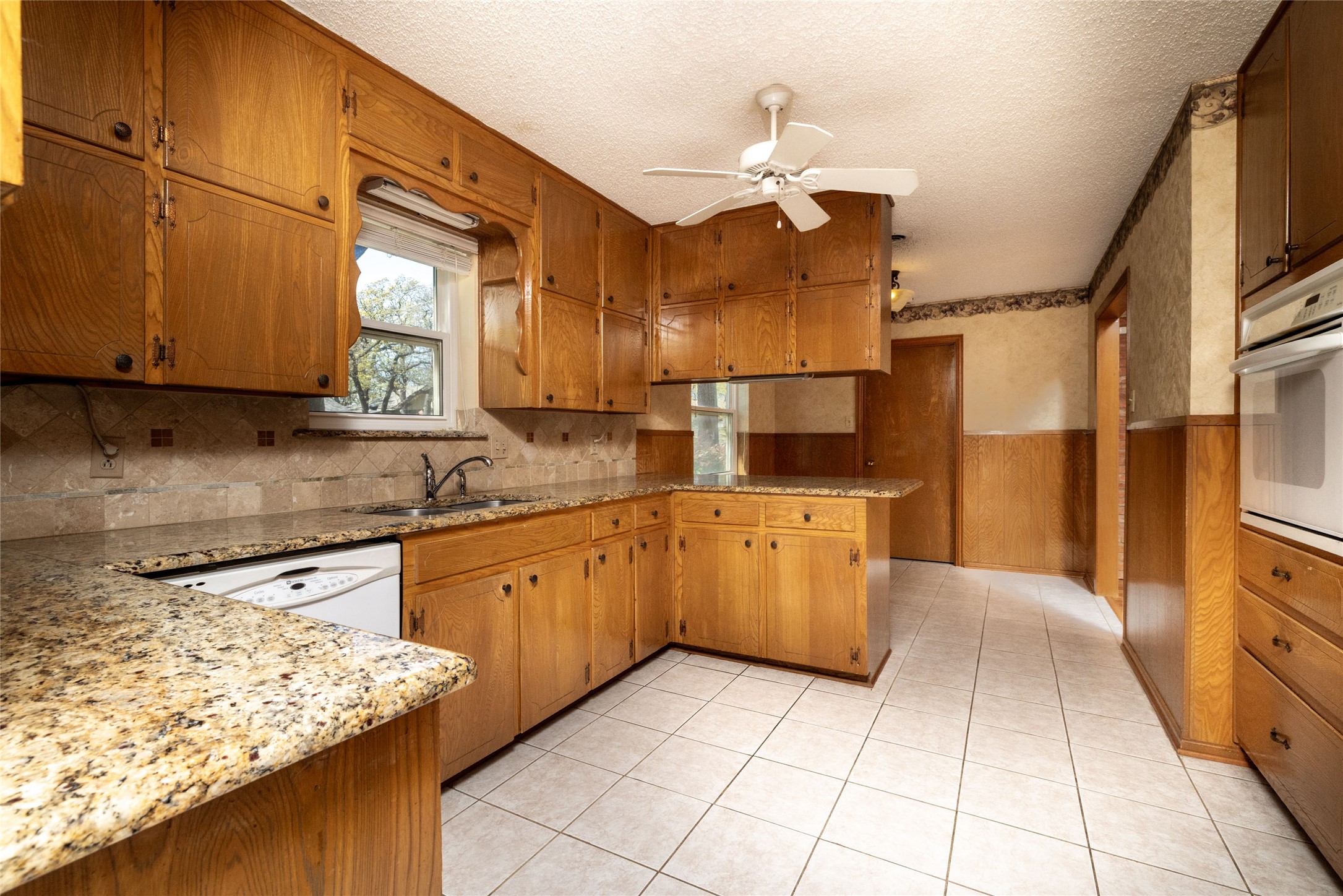 944 Mountain Terrace