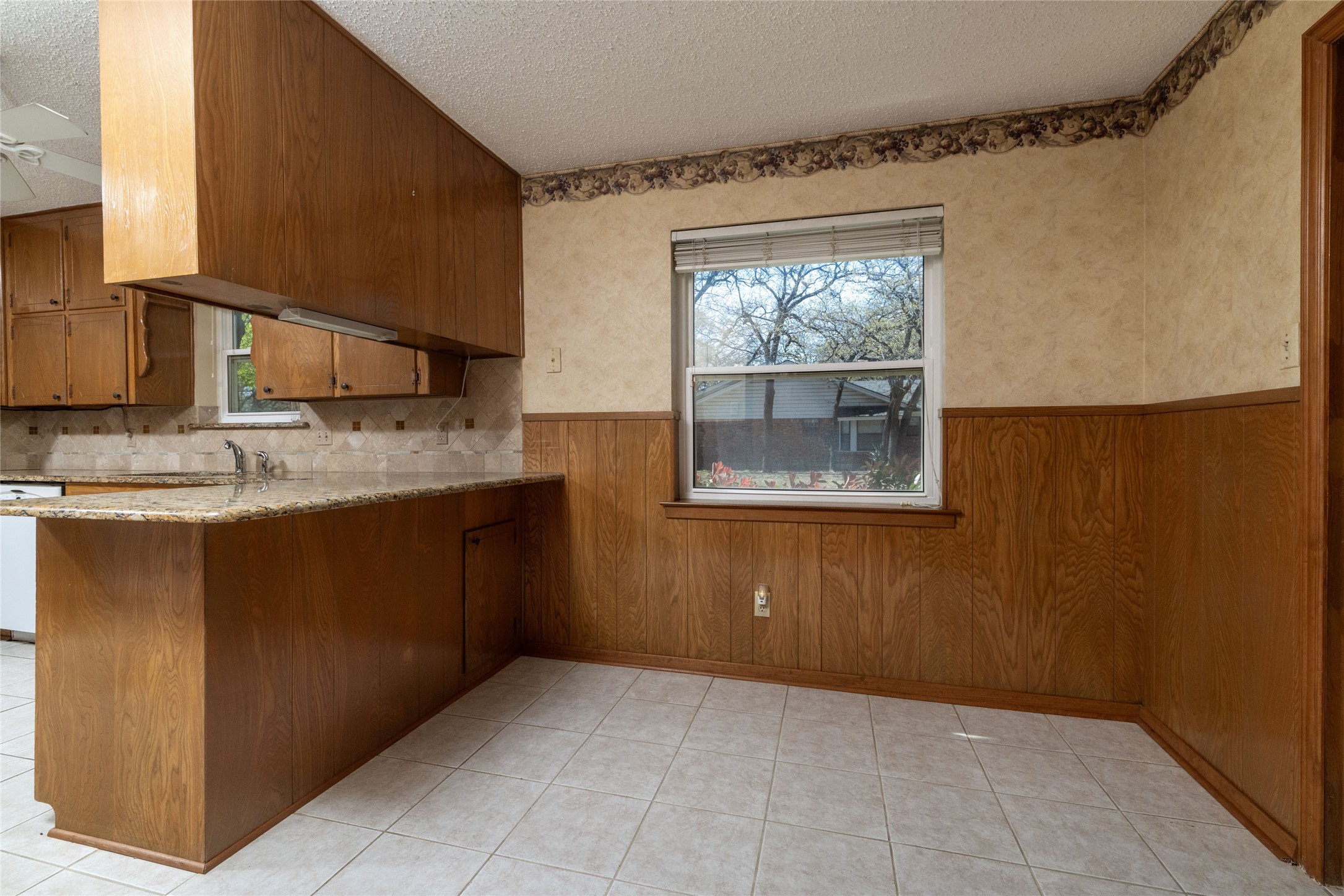 944 Mountain Terrace