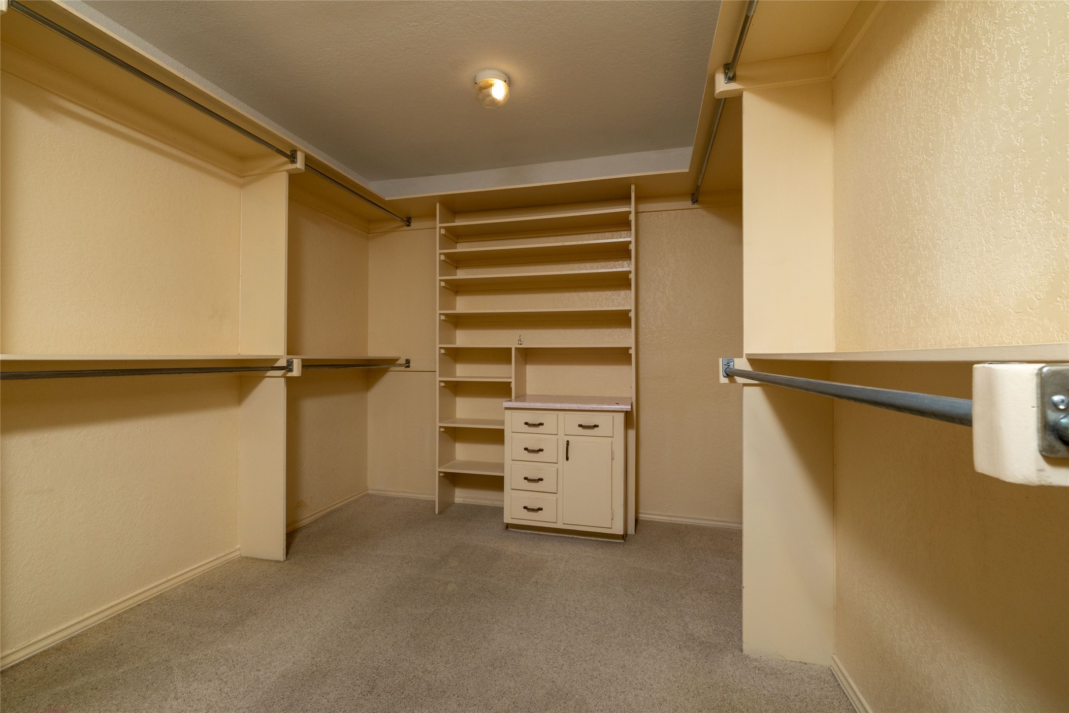 944 Mountain Terrace