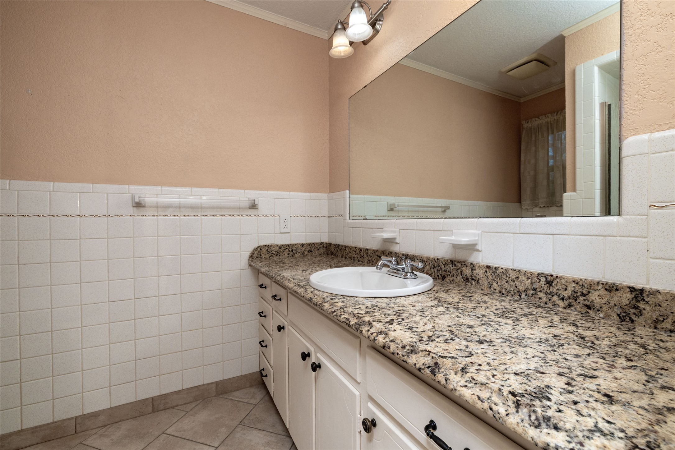 944 Mountain Terrace