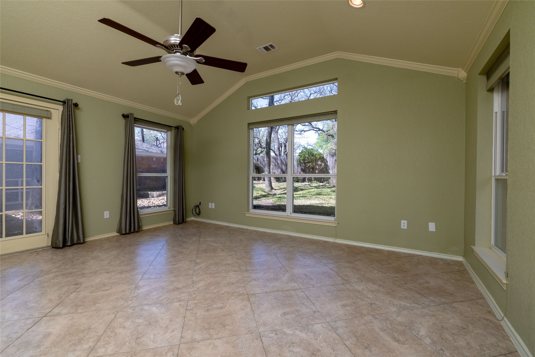 944 Mountain Terrace