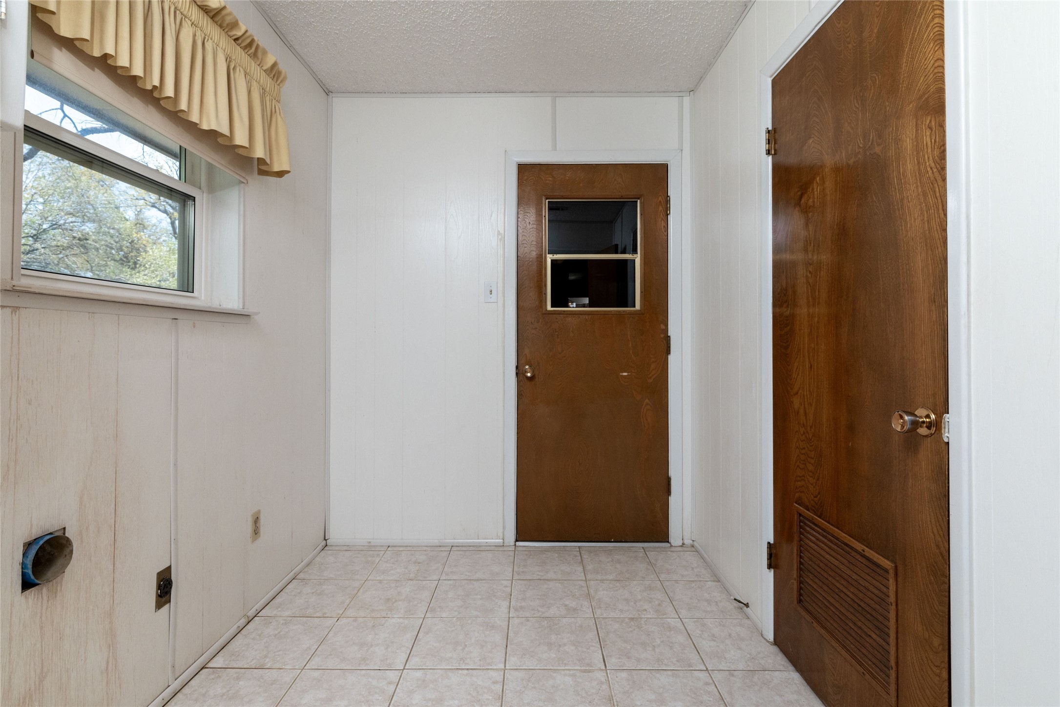 944 Mountain Terrace