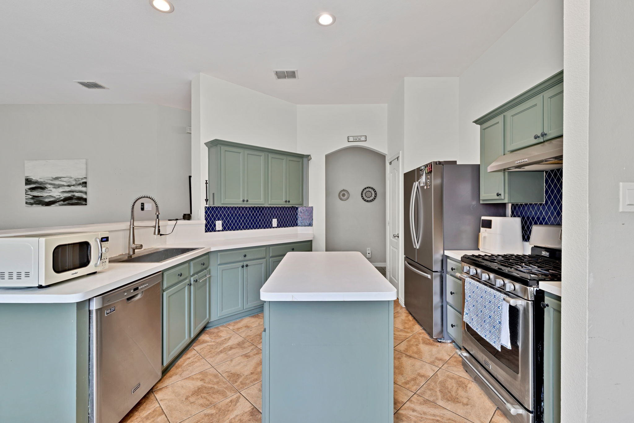 4045 Diamond Ridge Drive