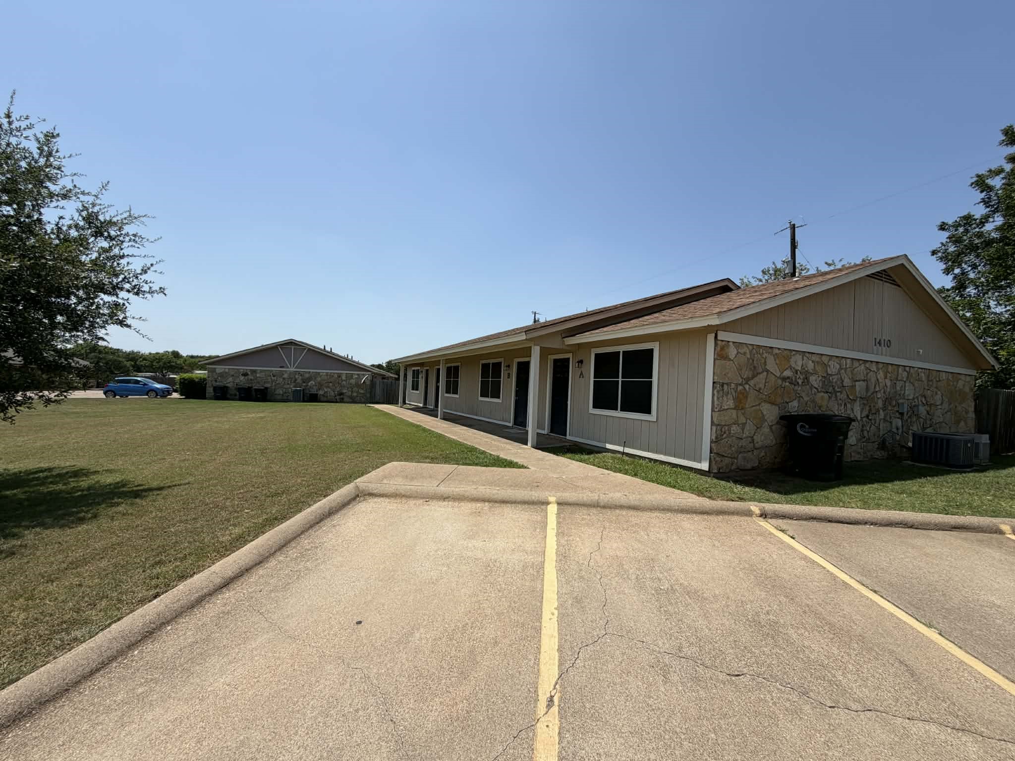 1410 Courtney Place