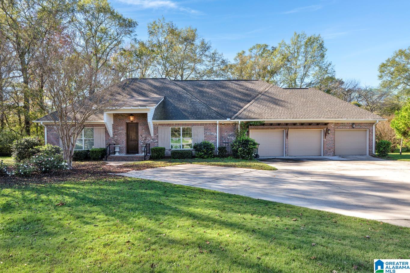 2153 CREEKSIDE LANE