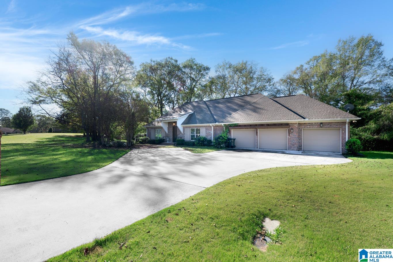 2153 CREEKSIDE LANE