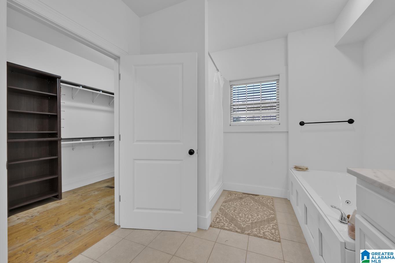 2153 CREEKSIDE LANE