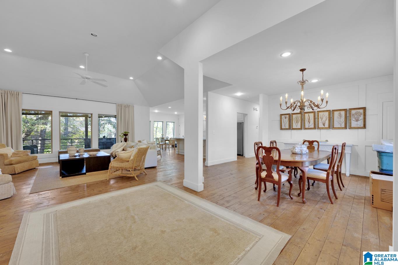 2153 CREEKSIDE LANE