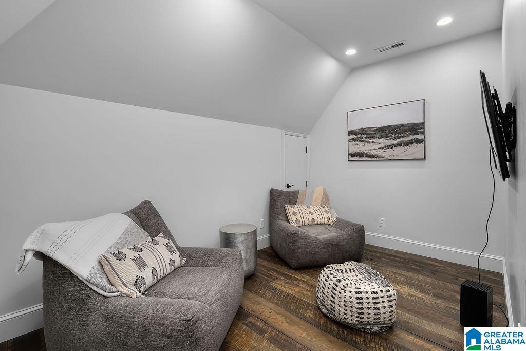 2406 OAK RIDGE DRIVE