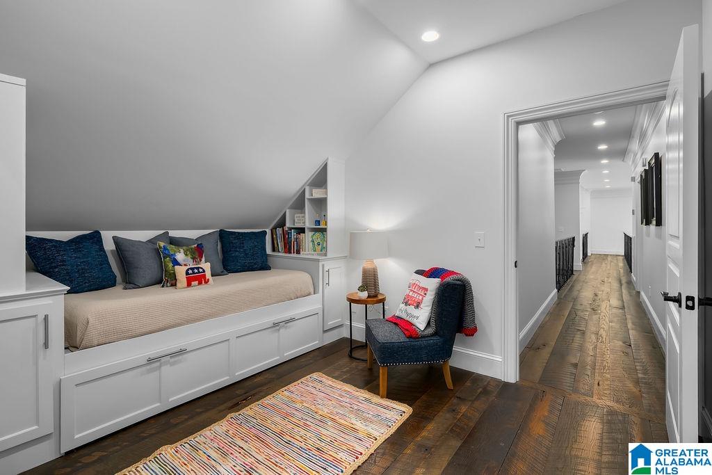 2406 OAK RIDGE DRIVE