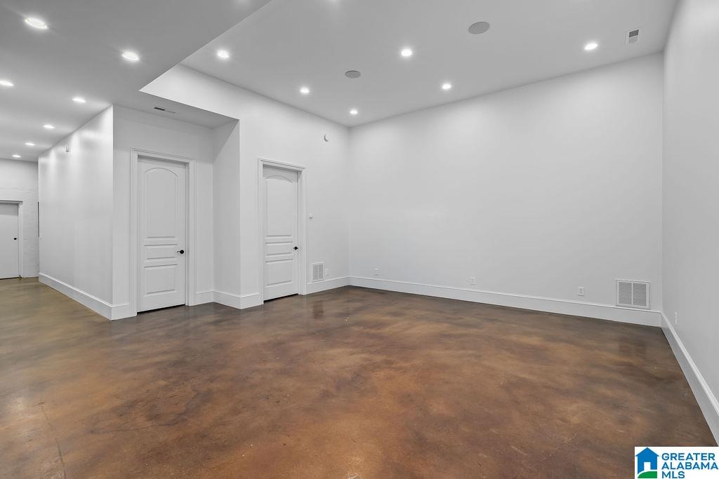 2406 OAK RIDGE DRIVE