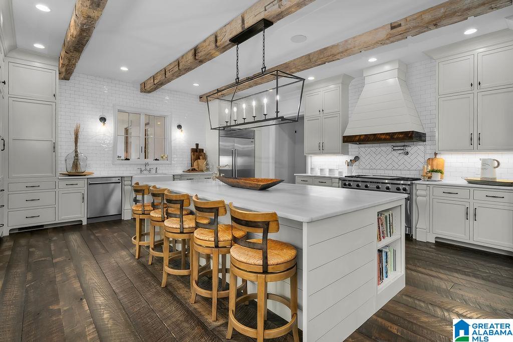 2406 OAK RIDGE DRIVE