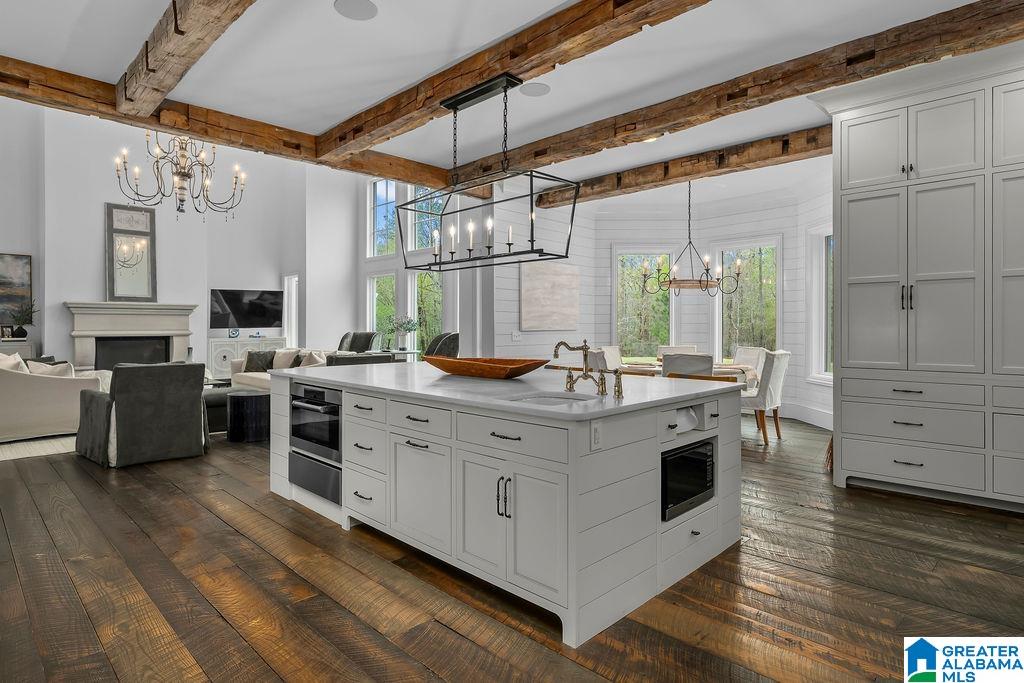 2406 OAK RIDGE DRIVE