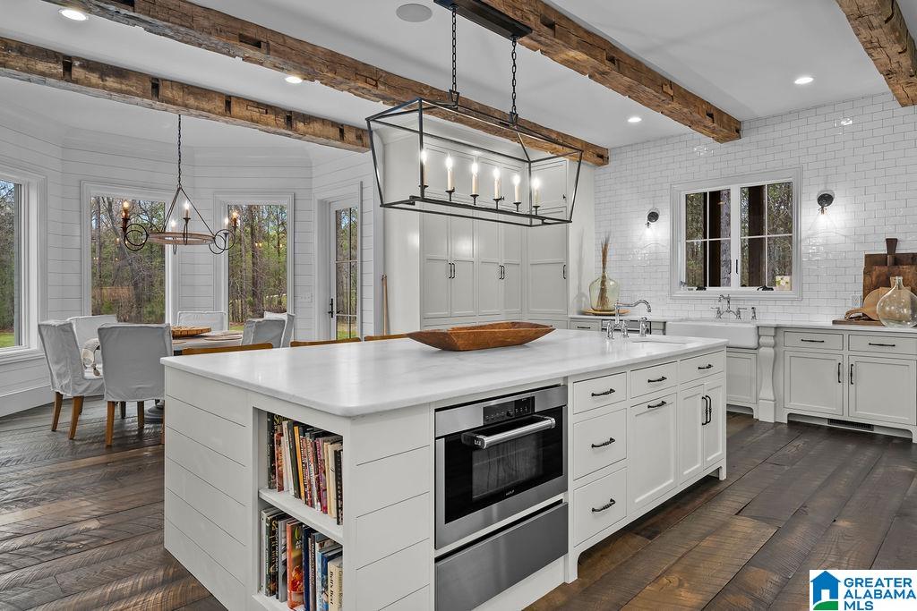 2406 OAK RIDGE DRIVE