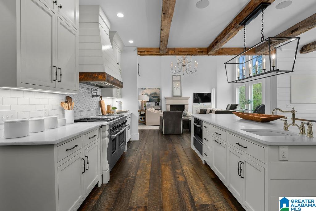 2406 OAK RIDGE DRIVE