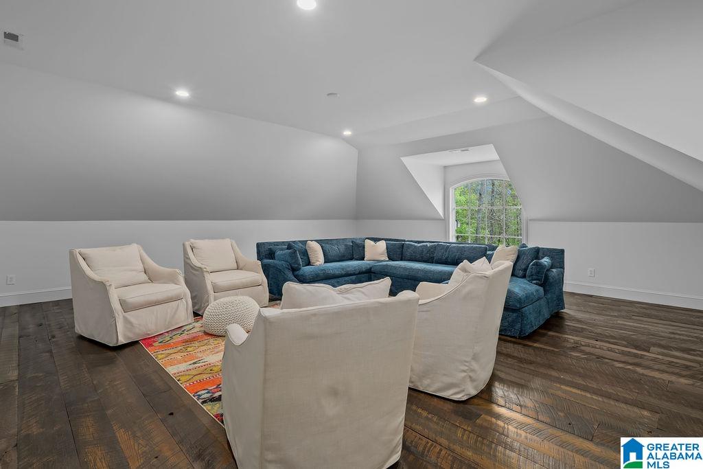 2406 OAK RIDGE DRIVE