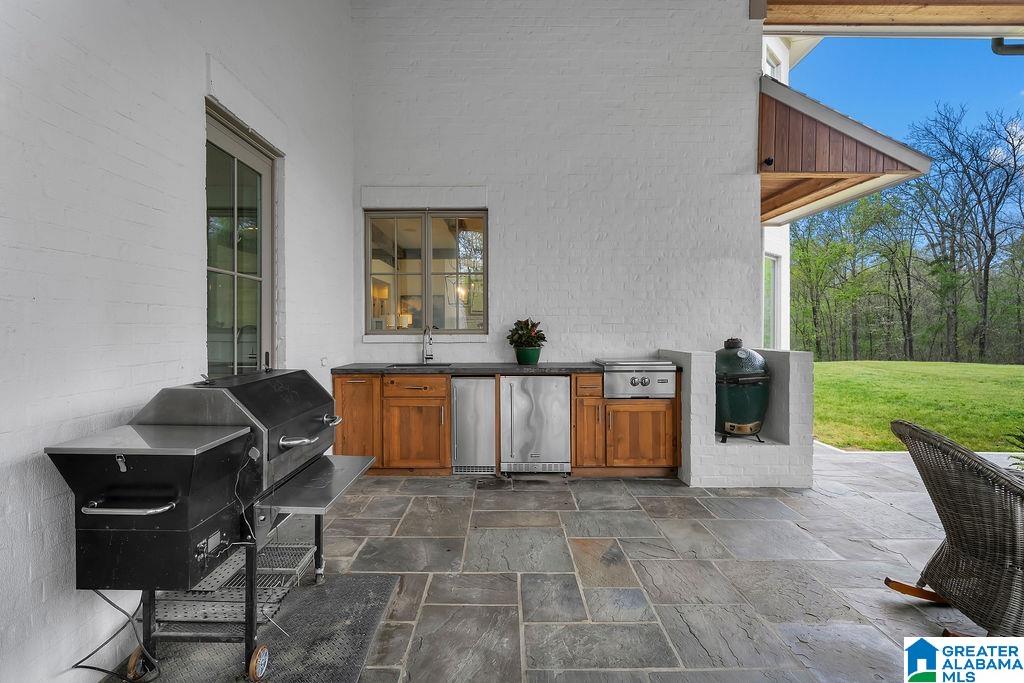 2406 OAK RIDGE DRIVE