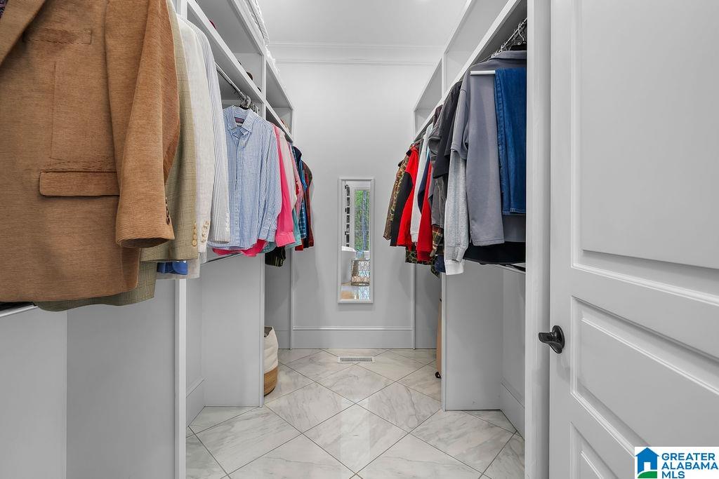 2406 OAK RIDGE DRIVE