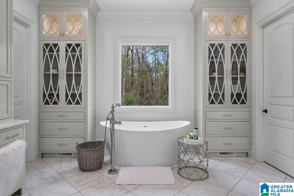 2406 OAK RIDGE DRIVE