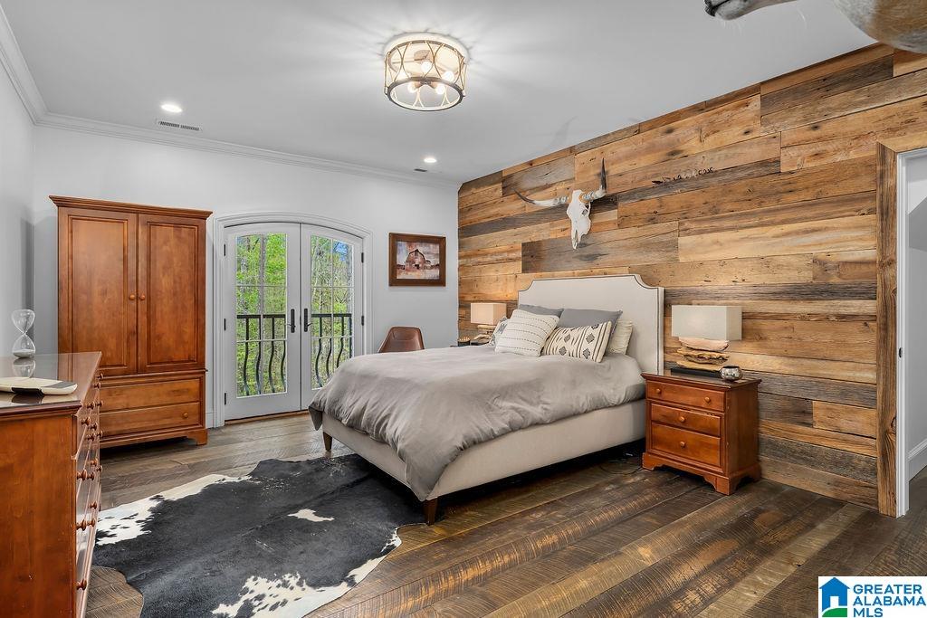 2406 OAK RIDGE DRIVE