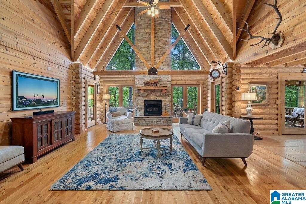 322 BLUE WATER POINTE DRIVE