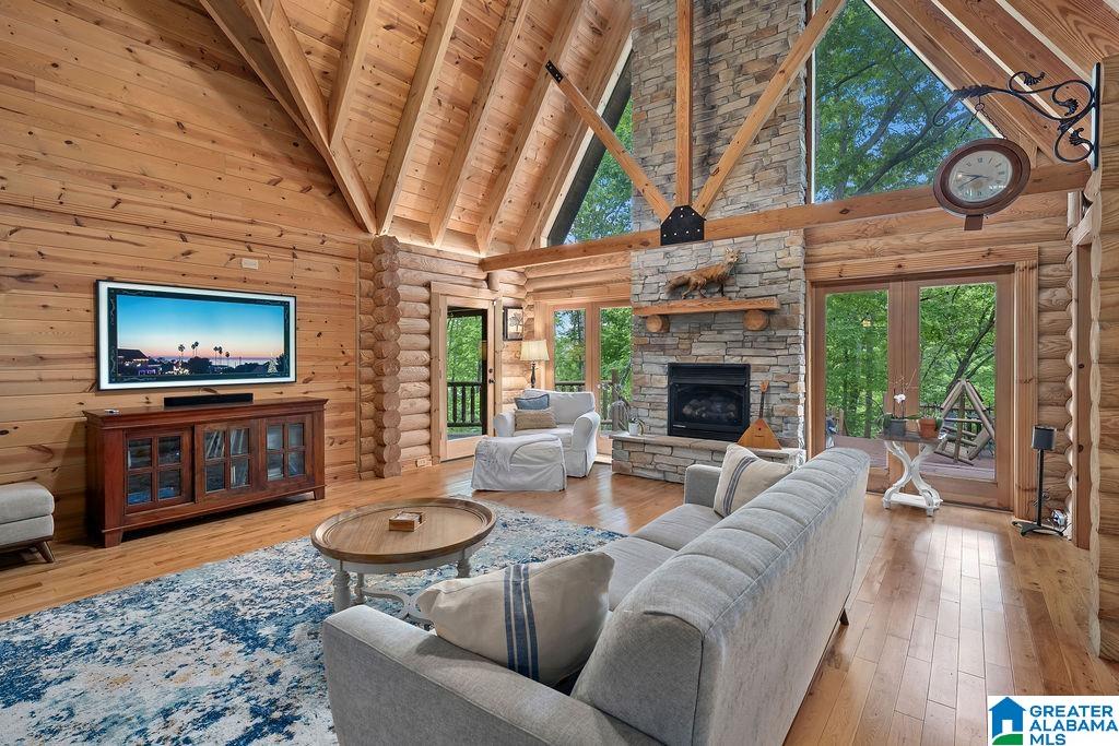 322 BLUE WATER POINTE DRIVE