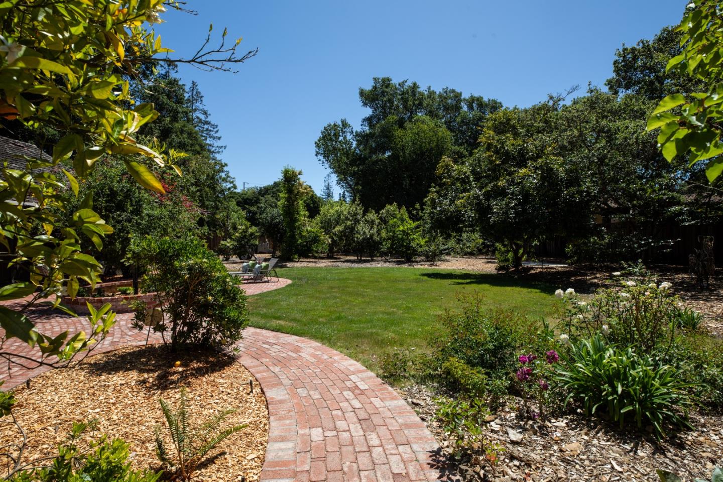 352 Bay Road
