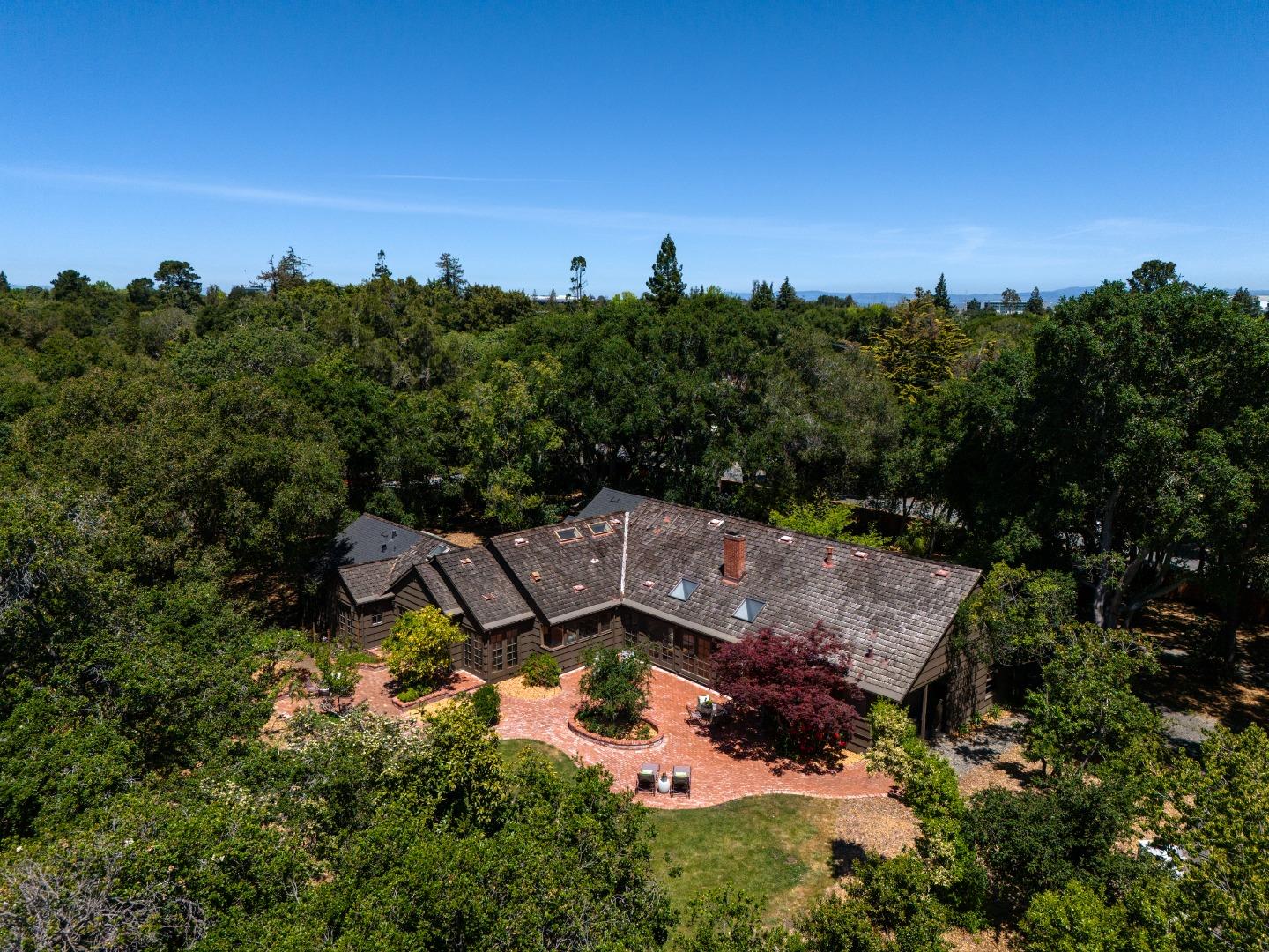 352 Bay Road