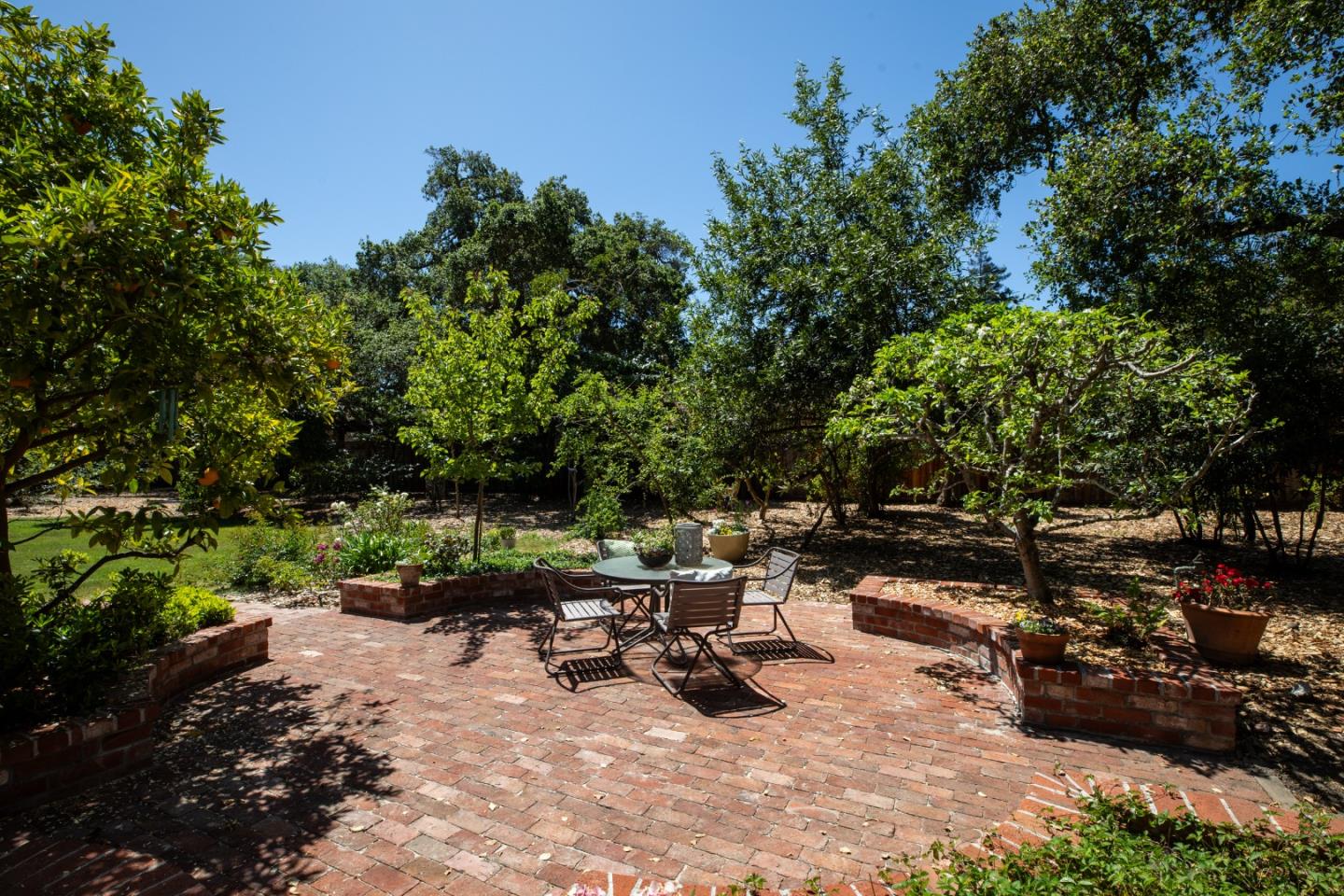 352 Bay Road