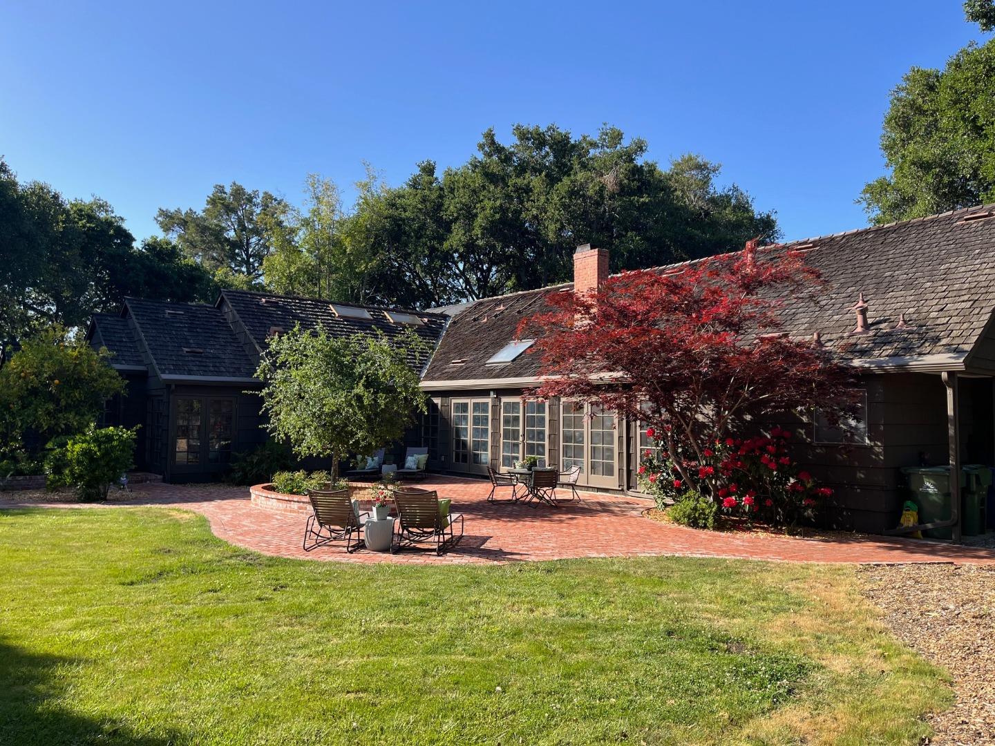 352 Bay Road