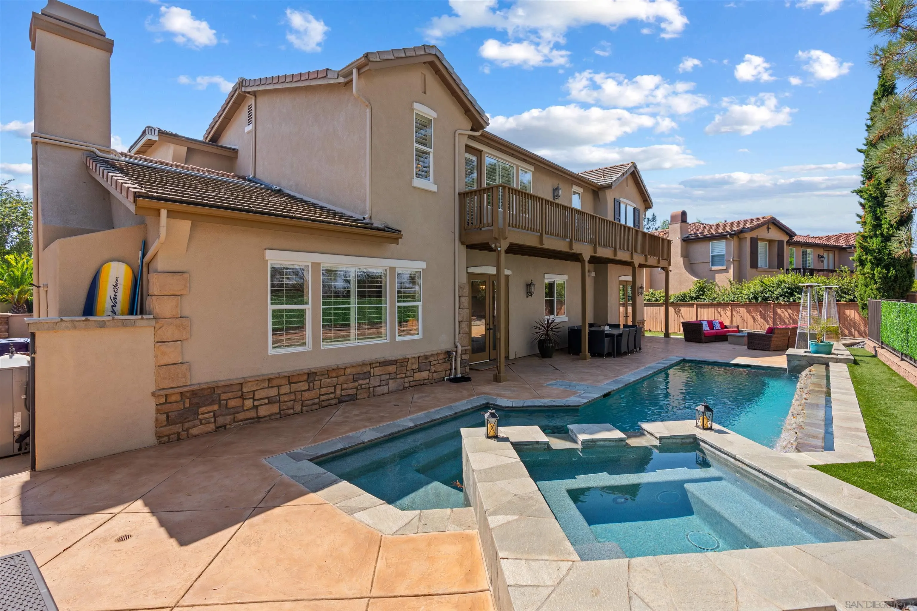 571 Lynwood Dr.