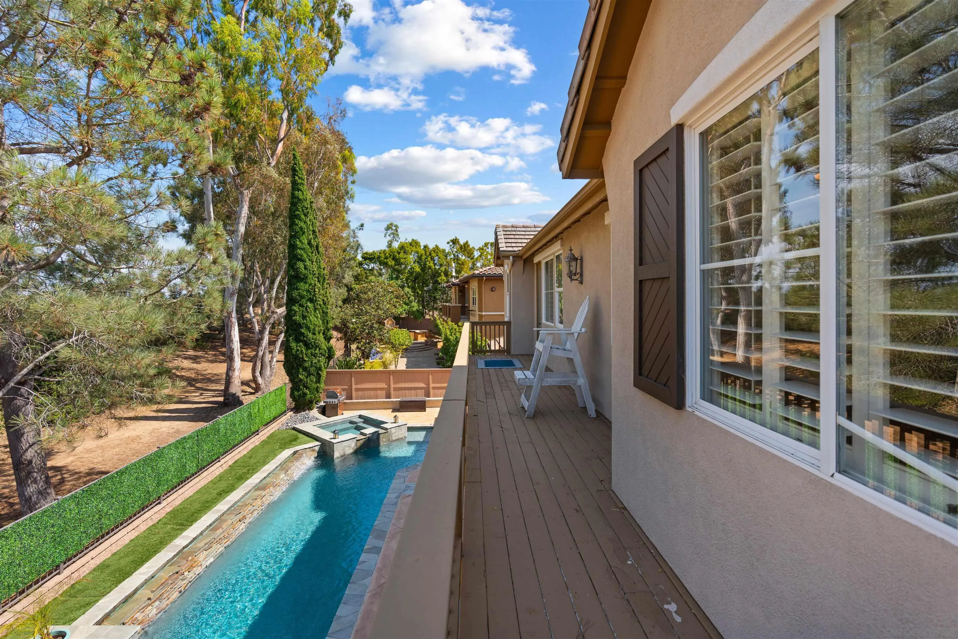 571 Lynwood Dr.