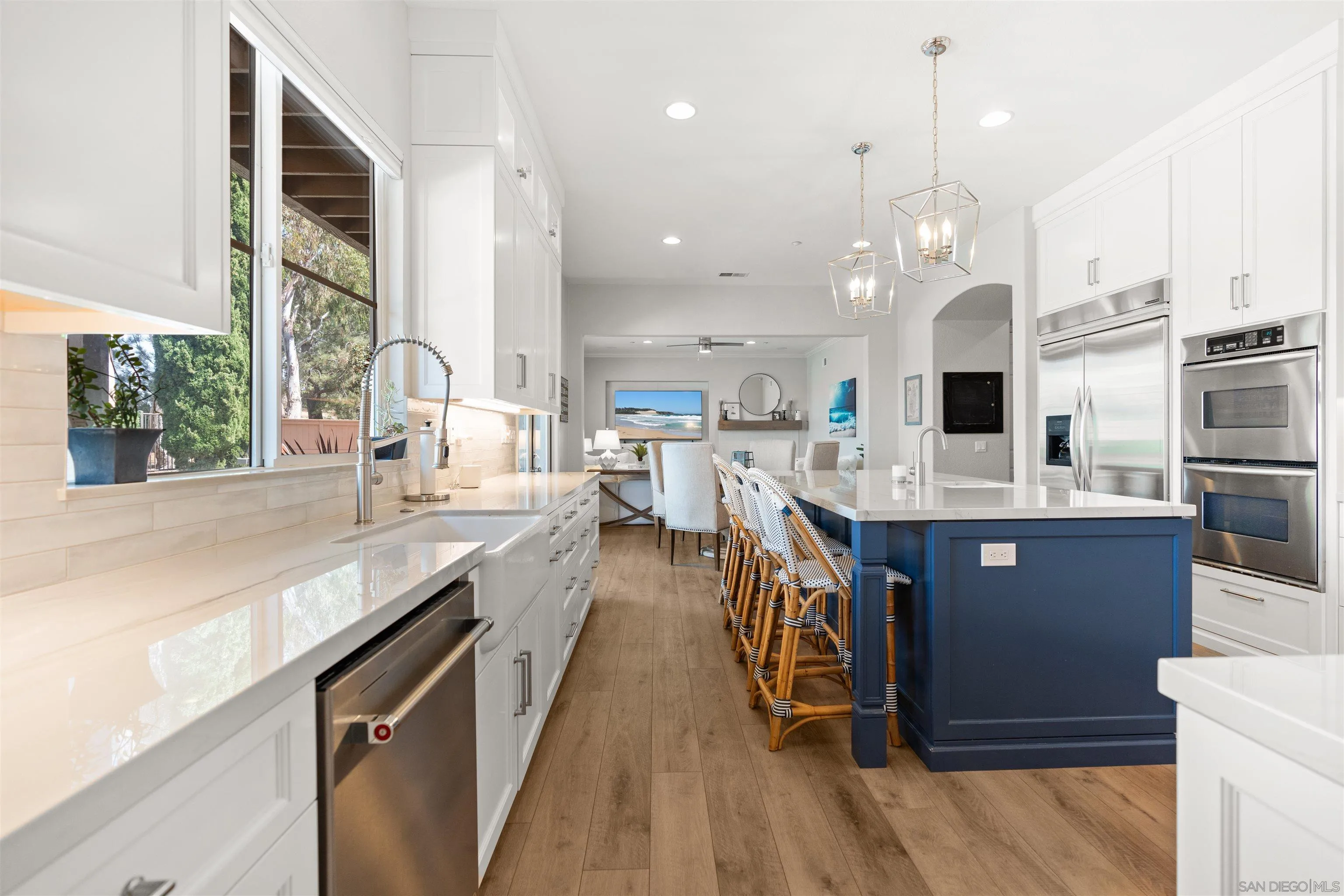571 Lynwood Dr.