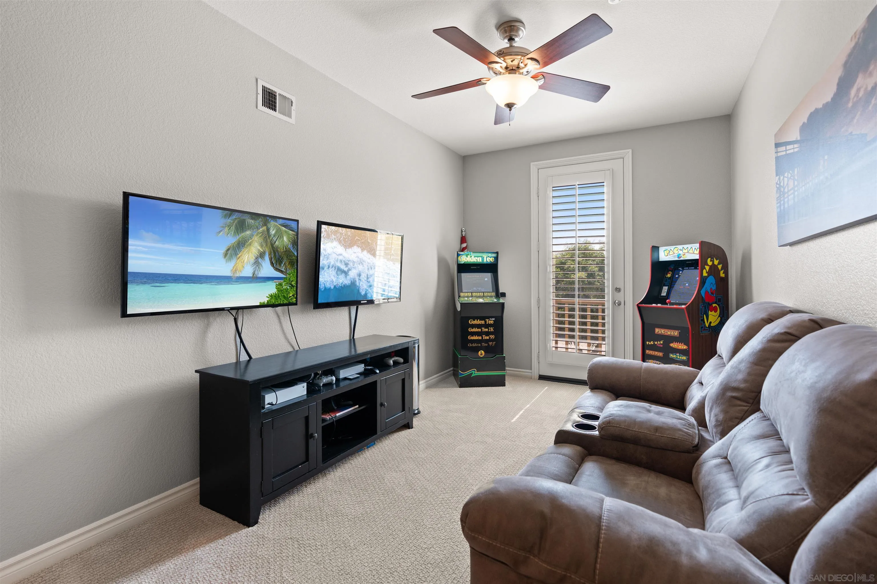 571 Lynwood Dr.