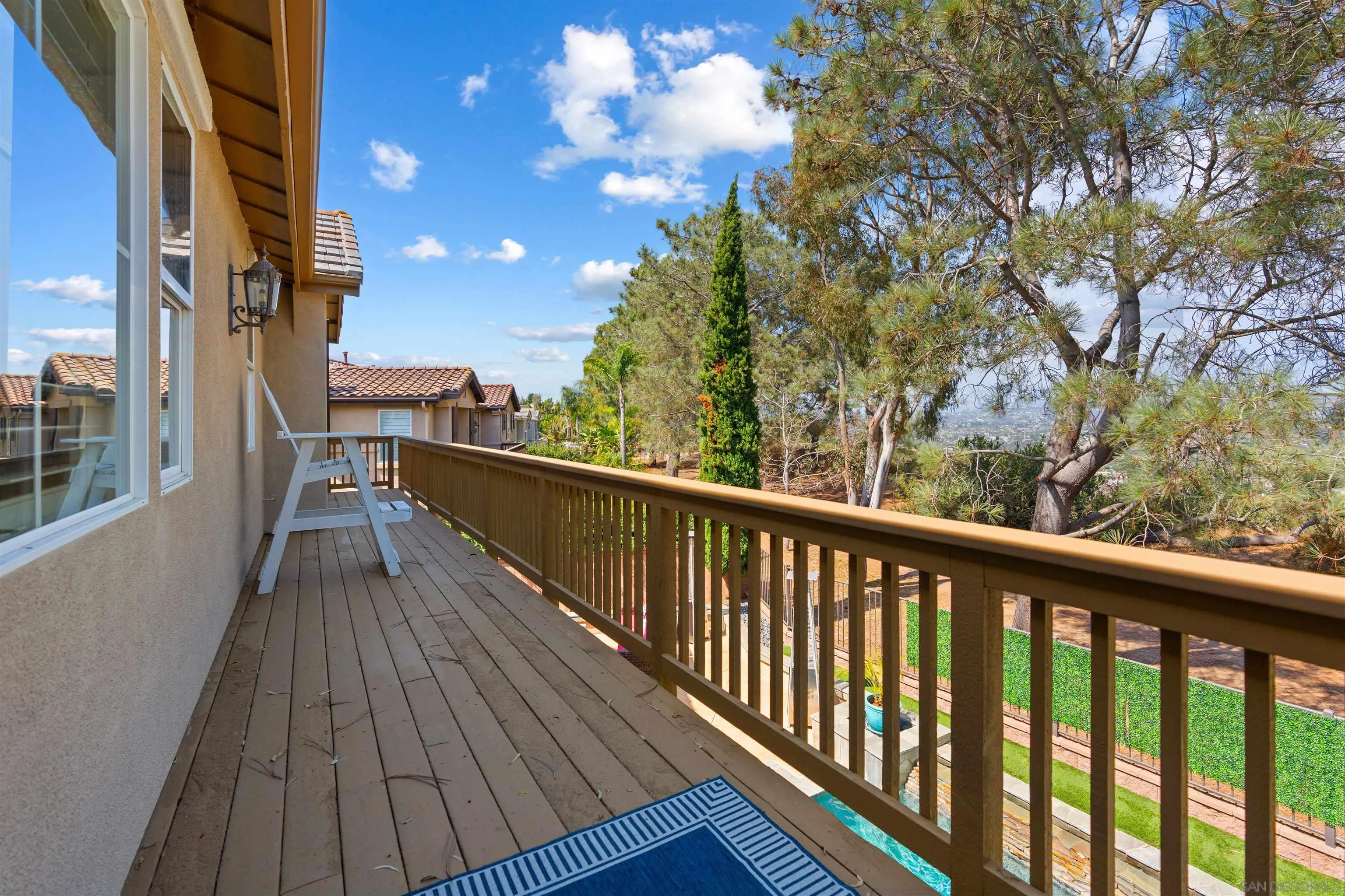 571 Lynwood Dr.