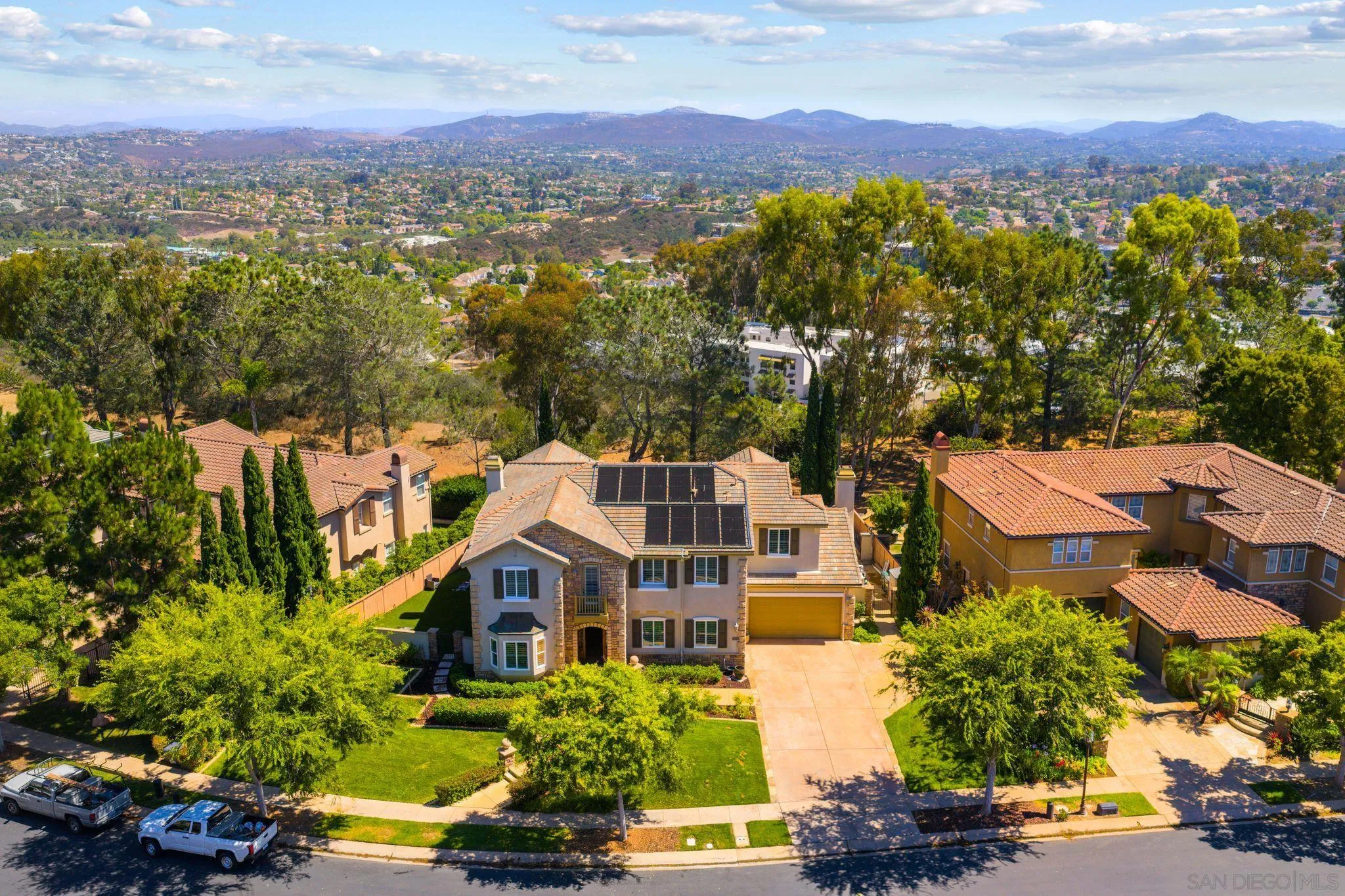 571 Lynwood Dr.