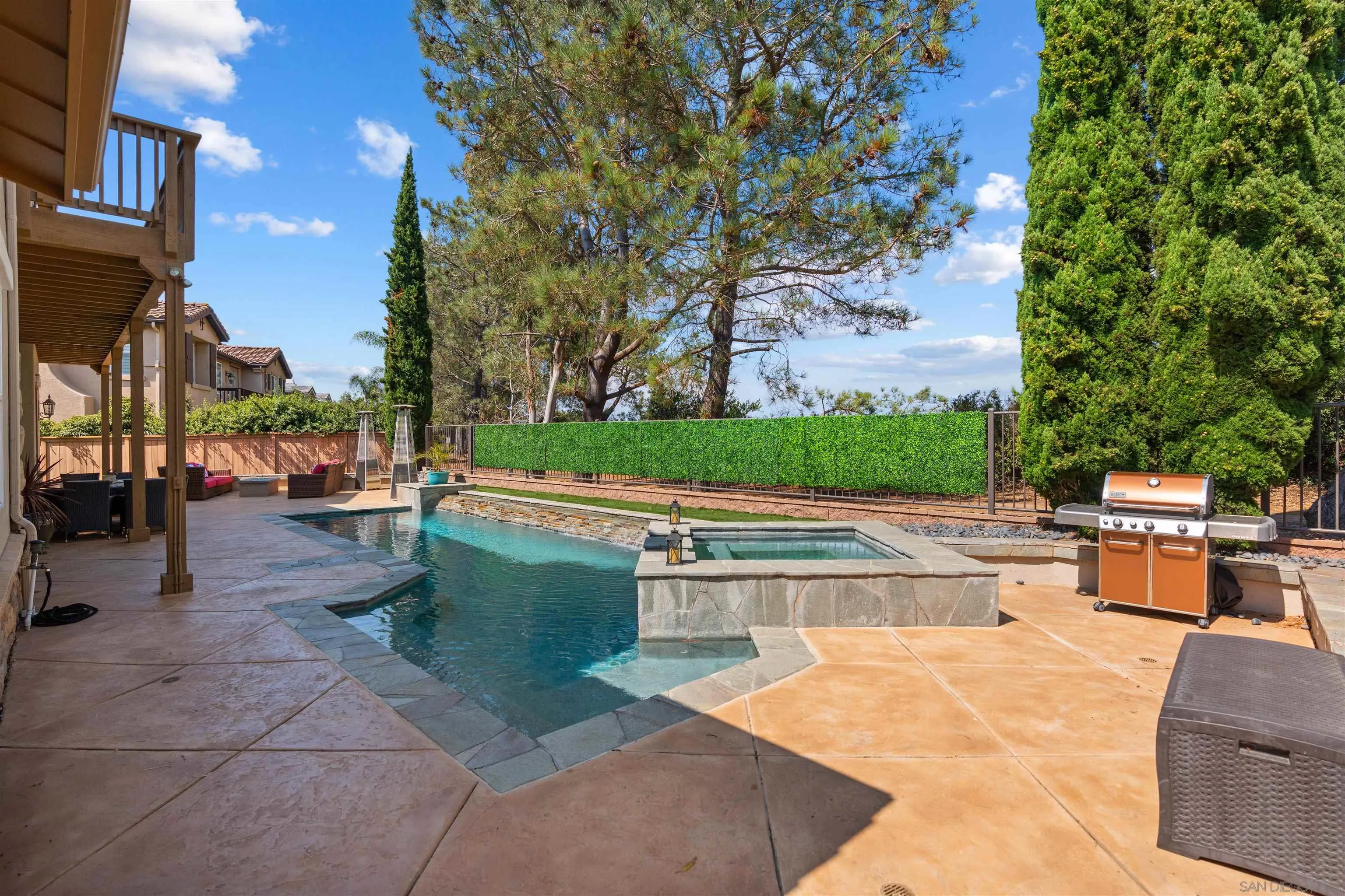 571 Lynwood Dr.
