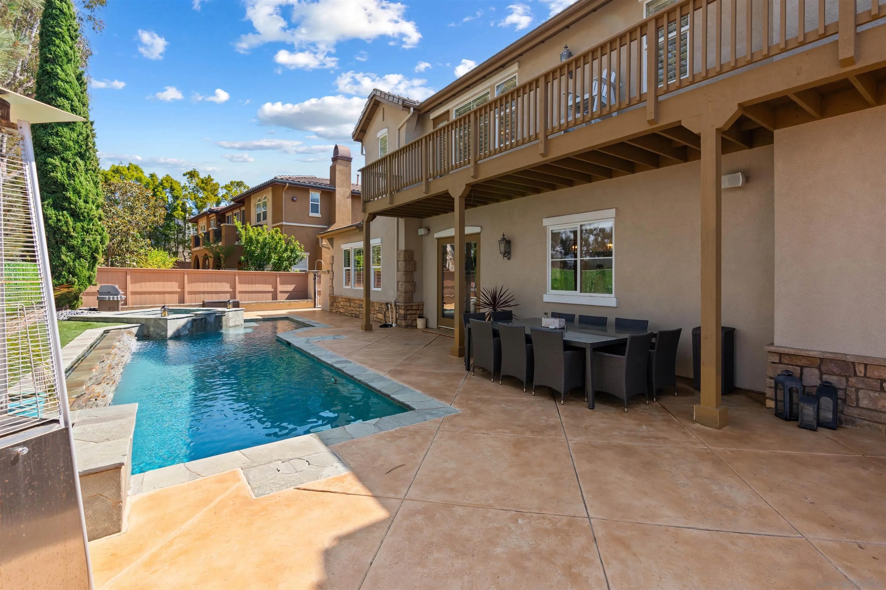 571 Lynwood Dr.