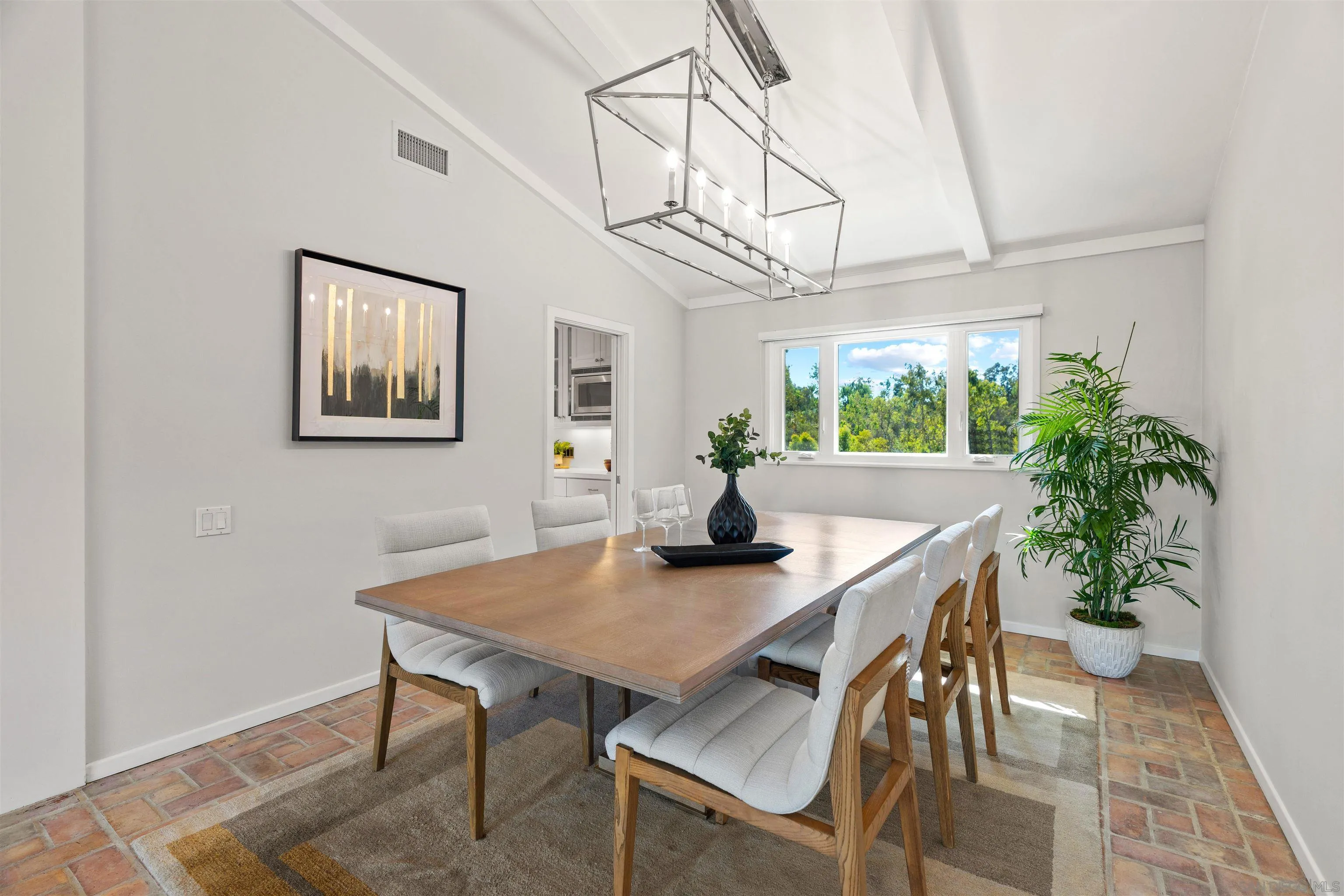 16032 Puerta Del Sol